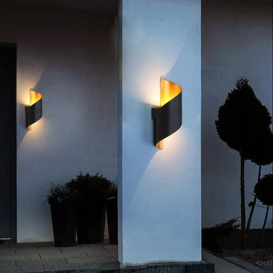 RibbonFlare Wall Sconce