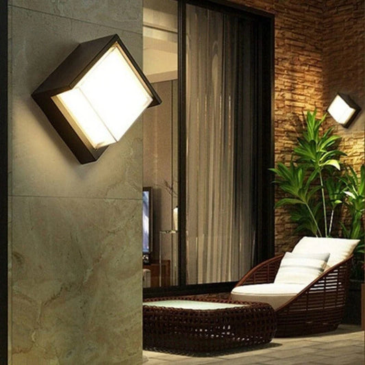 Squareline Wall Light (Motion Sensor)